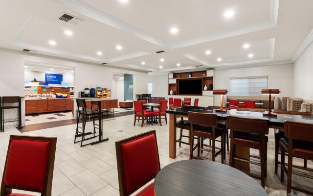 Holiday Inn Express & Suites Klamath Falls Central by IHG