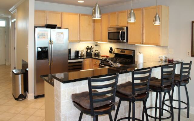 Whar305x 2 Bedroom Condo