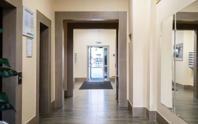 InnDays Apartments at 34 Korablostroiteley Street