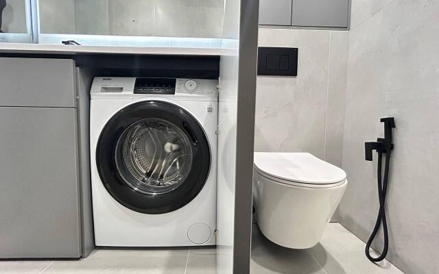 Smile Apartments (Смайл Апартментс) на улице Соколова 68/118c1