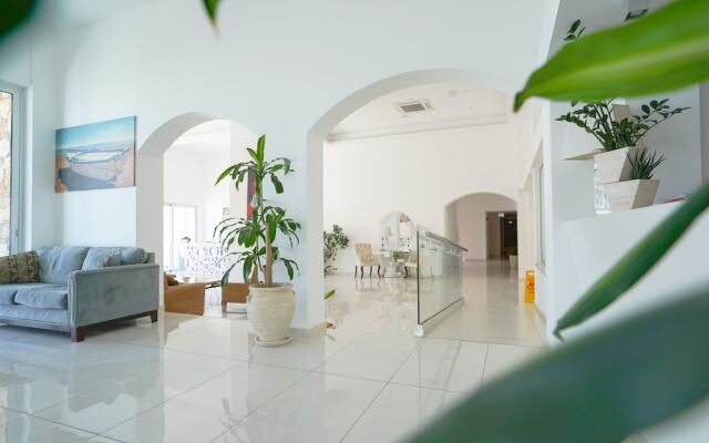 Melini Hotel Suites