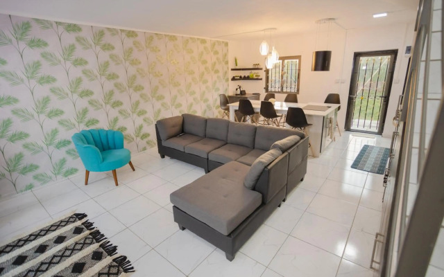 Lovely 2-bedroom duplex with pool