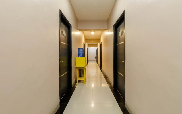 Blitz Hotel Batam Near Sultan Mahmud Ri'ayat Shah Mosque