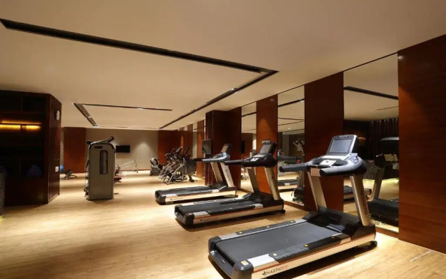 HUALUXE Hotels & Resorts Yangjiang City Center by IHG