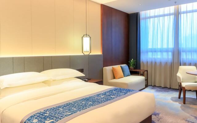 Yun-Ray Phoenix Hotel