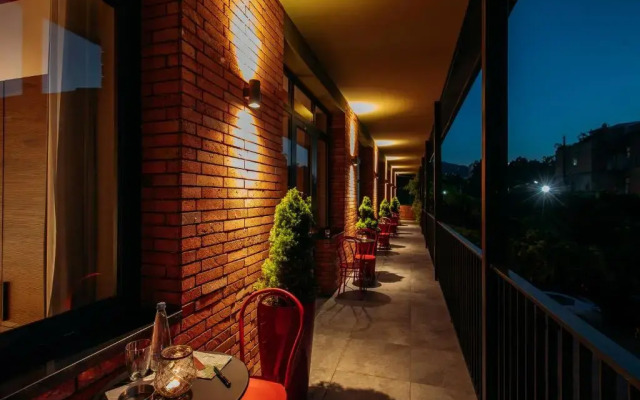 Urban Apartments 116