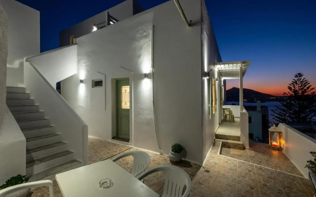 Lorenzo Studios and Suites Paros
