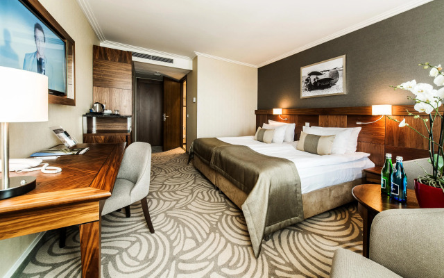 Airport Hotel Okecie