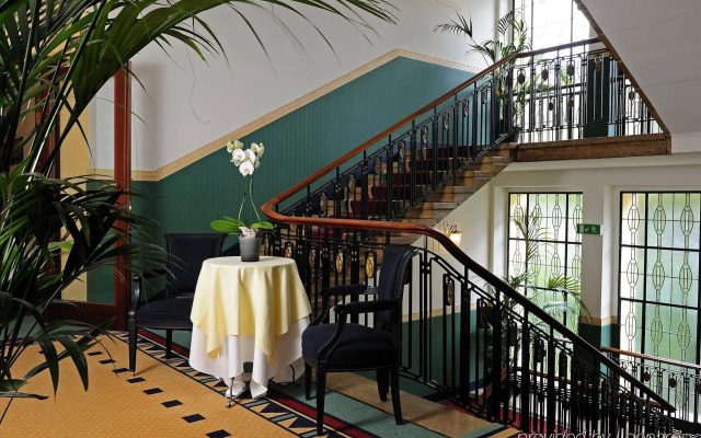 Art Deco Hotel Montana