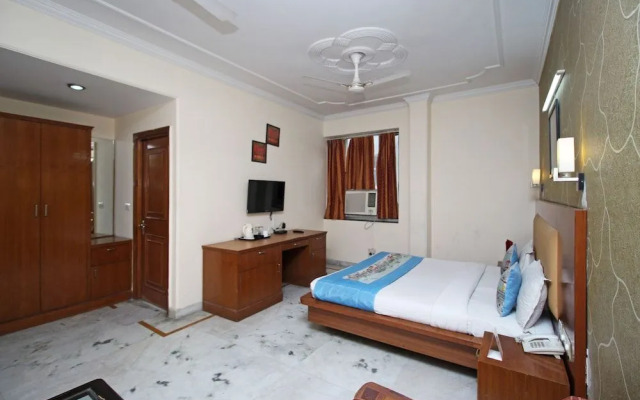 OYO 9011 Hotel Lohmod