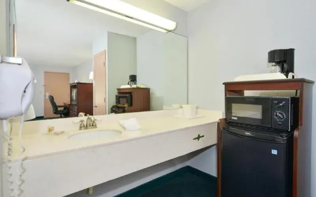 Americas Best Value Inn Hinesville