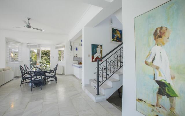 Mazeri in Protaras With 5 Bedrooms and 4 Bathrooms