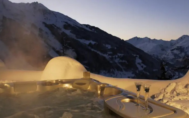 Yellowstone Ski Lodge