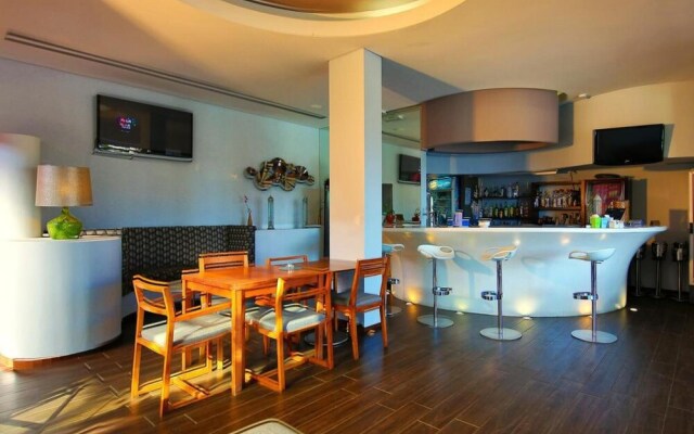Luxury 2 Bedroom Townhouse