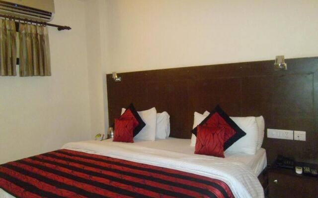 Hotel Breeze Inn