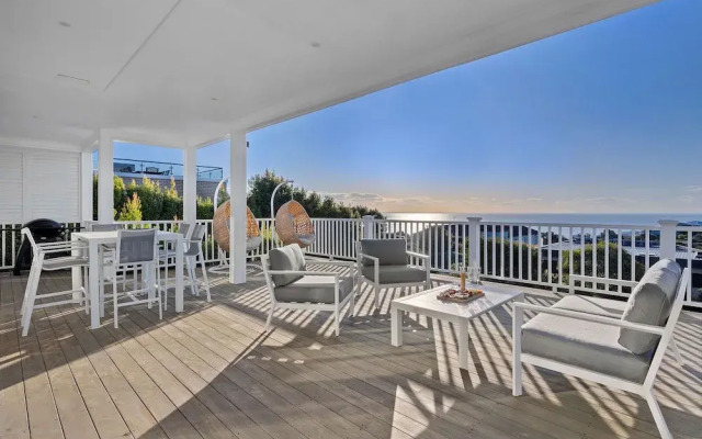 Hamptons Elegance Views Pool Spa
