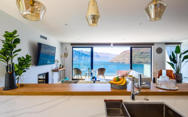 Elite Holiday Homes Queenstown - 2 Houses - Lake View - Ski Drying Cabinet – Guest Rooms – Queenstown