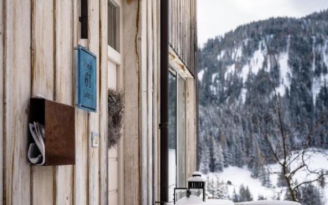 Picenin 61 Lodging
