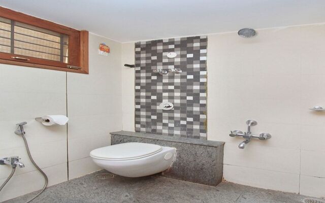 Capital O 11590 Red Carpet Residence