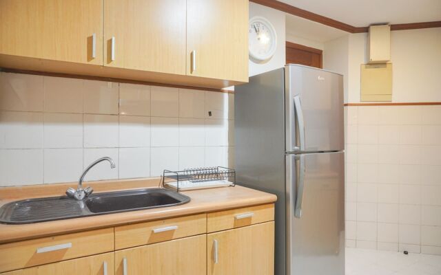 Homey And Cozy Stay 2Br Puri Casablanca Apartment