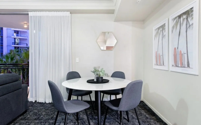 Chevron Renaissance - Wow Stay