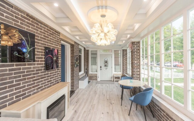4 BDR Lake Geneva Estate Across From Beach!