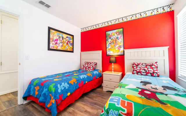 87631 Games Room+2-masters+hottub+water View!