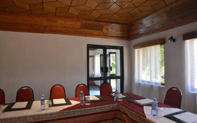 Jacaranda Lake Elementaita Lodge