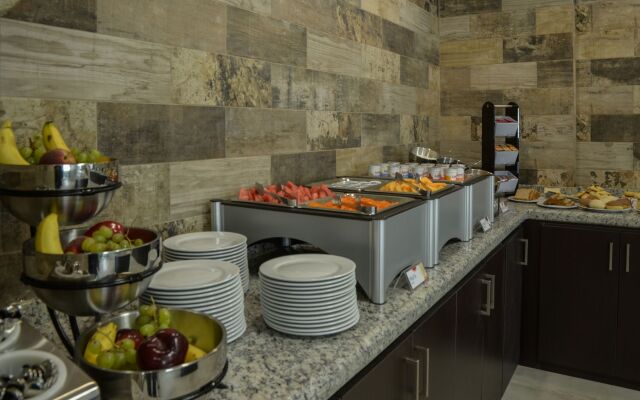 Holiday Inn Express & Suites Celaya by IHG