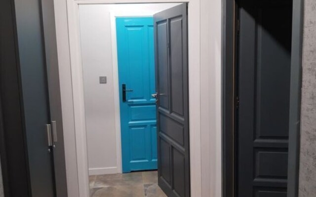 Star 66 West by Cracow Moods. Loft2b