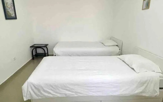 Sunny 3BR Apartment Golf Residence