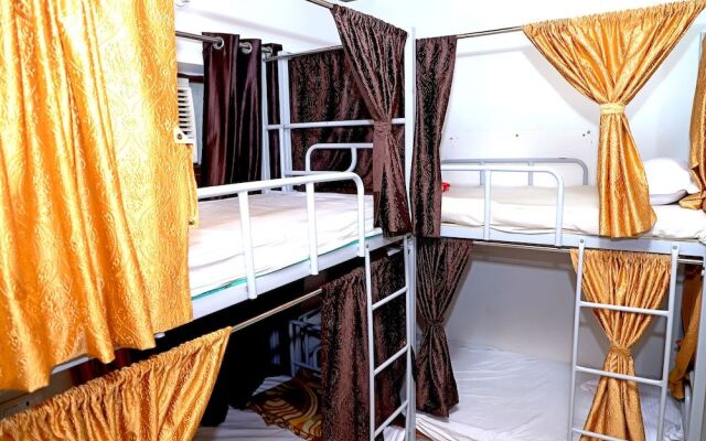 Hotel 4 U Rishikesh - Hostel