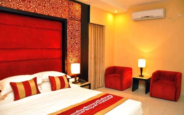 Hotel Holiday Villa