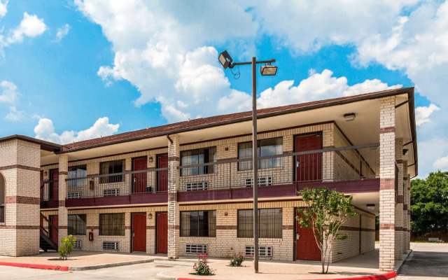 Quality Inn University near Downtown