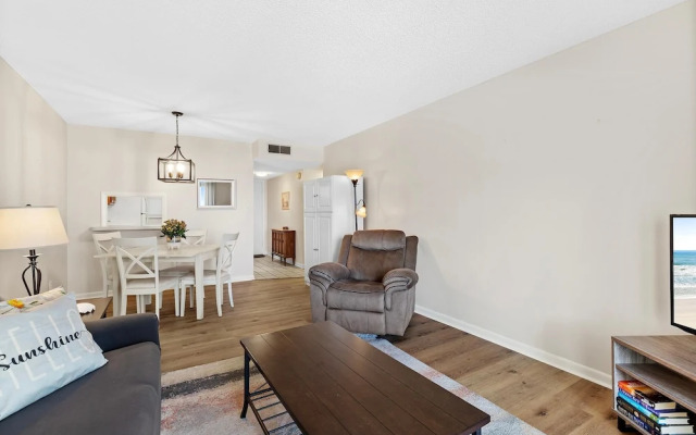 Sea Coast Gardens II 316