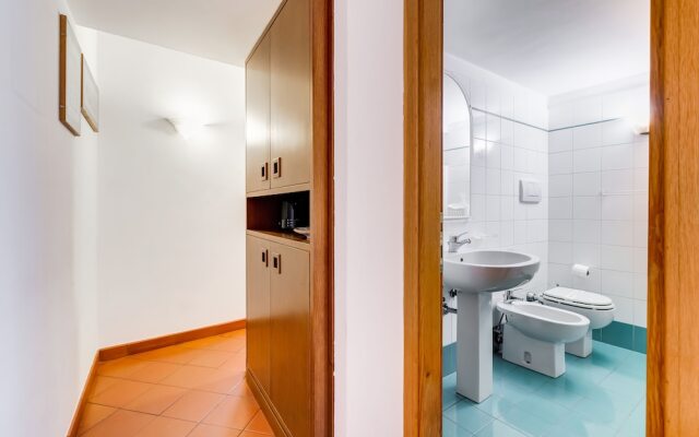 Wonderful Apartment near Trevi Fountain