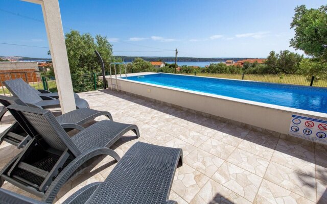 Beautiful Home in Banjol With 3 Bedrooms, Wifi and Outdoor Swimming Pool