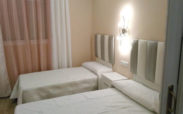 Apartment With 2 Bedrooms in Sevilla, With Wifi