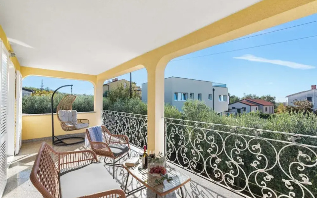 Holiday House with Pool Villa Seabird