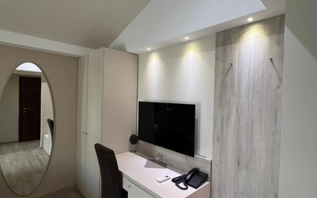 Hotel Holiday