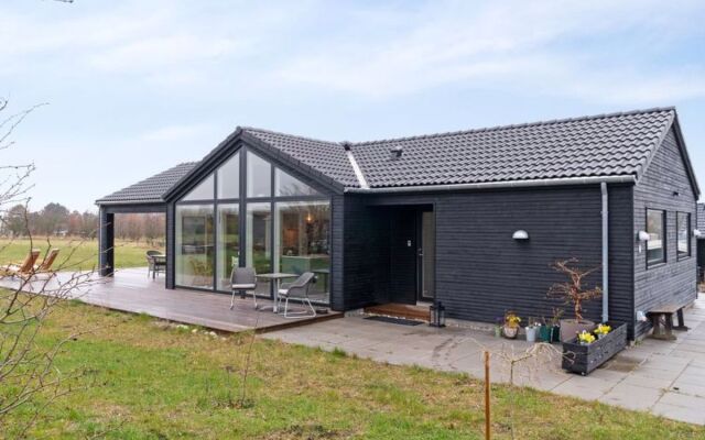 "Gregor" - 300m from the sea in Sealand