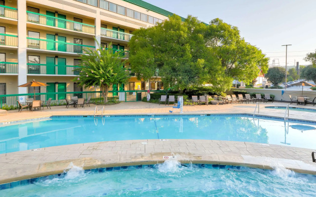 Quality Inn Near the Island Pigeon Forge