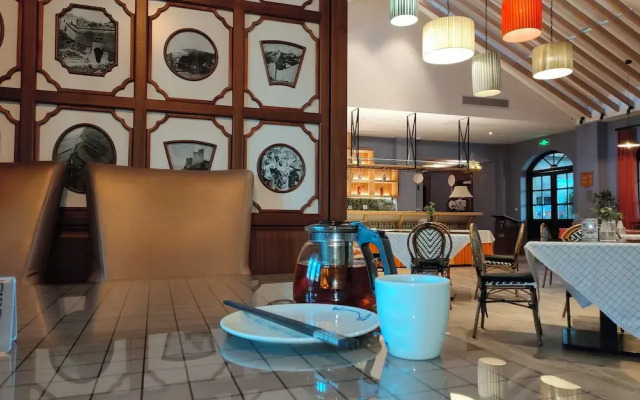 Atrium Fengzhu Homestay