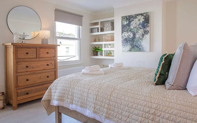 Stunning Townhouse with Large Garden