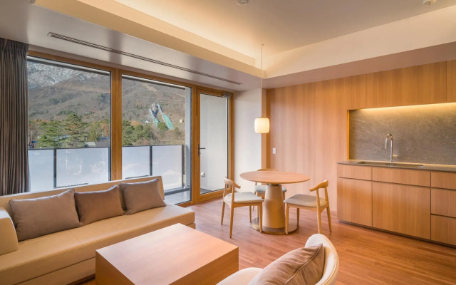 HOTEL LA VIGNE HAKUBA by Onko Chishin