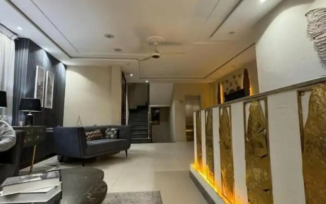 Shelton Boulevard Hotel Lahore