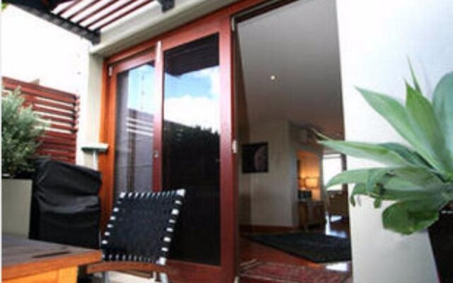 2/21-25 Fletcher Street - Casablanca at Bogarts