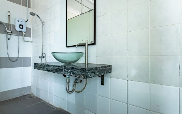 OYO 89735 The Dream Hotel