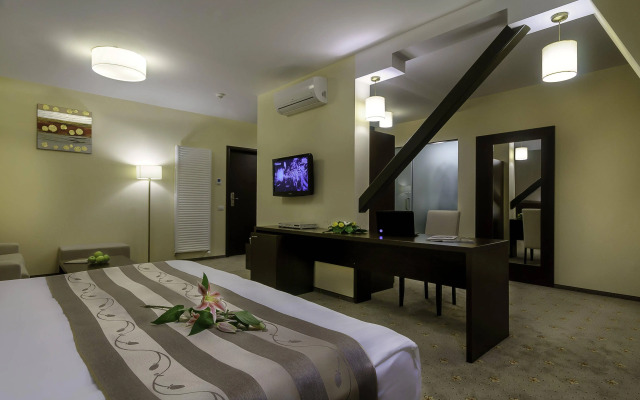 Golden Time Hotel