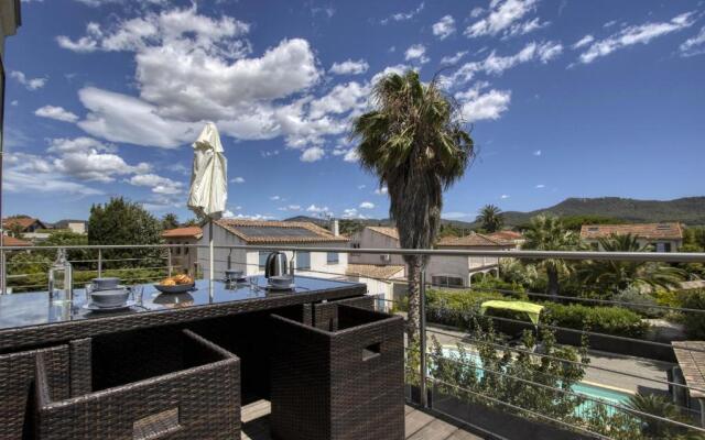 Galant Appartement en bord de mer avec terrasse